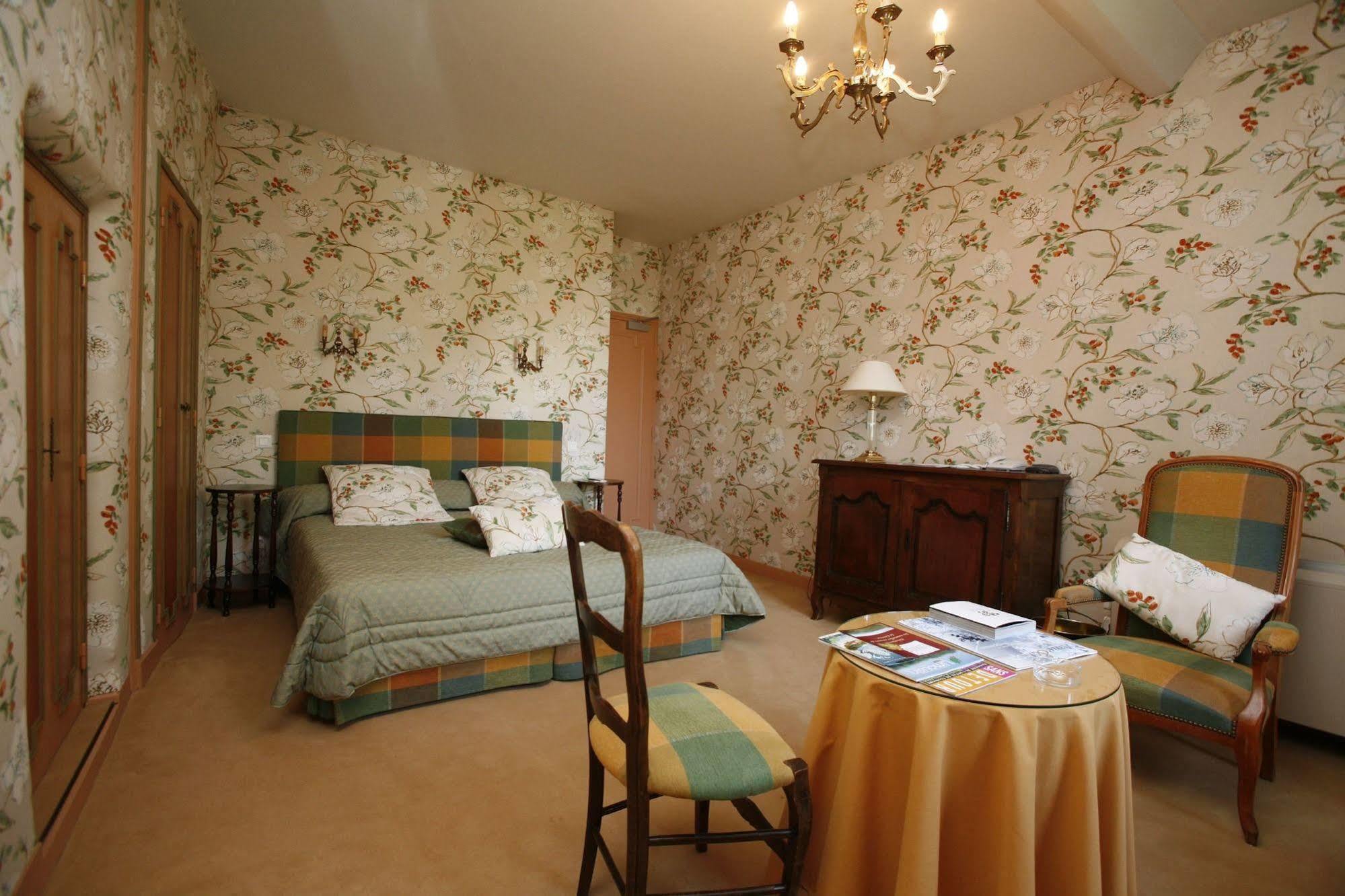 Hotel Chateau De Castel Novel - Les Collectionneurs Varetz Zewnętrze zdjęcie
